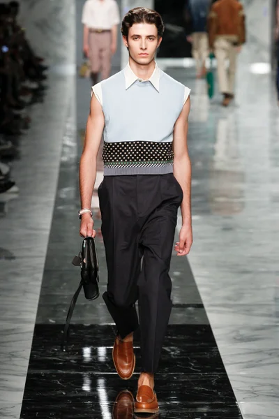 Look 39